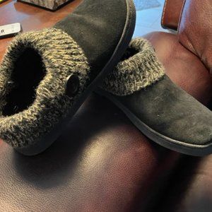 Womens Clarks Slippers size 7, Suede, great condition